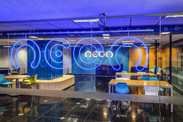 sede do banco neon