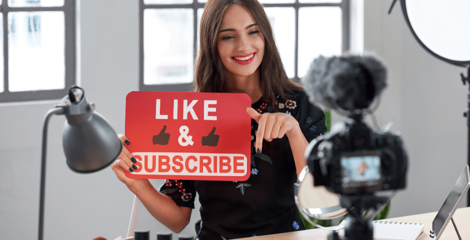 youtuber gravando vídeo em casa