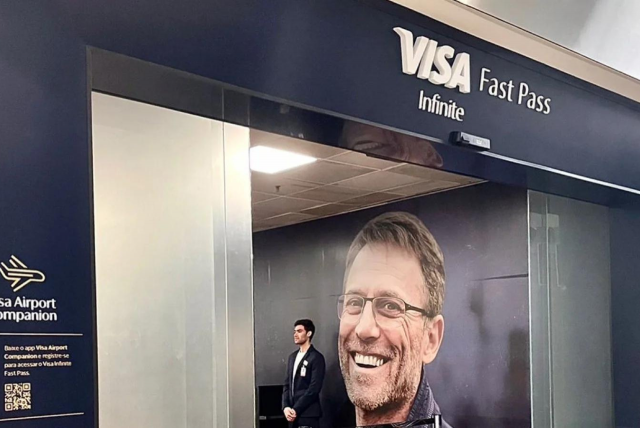 visa infinite fast pass em um aeroporto