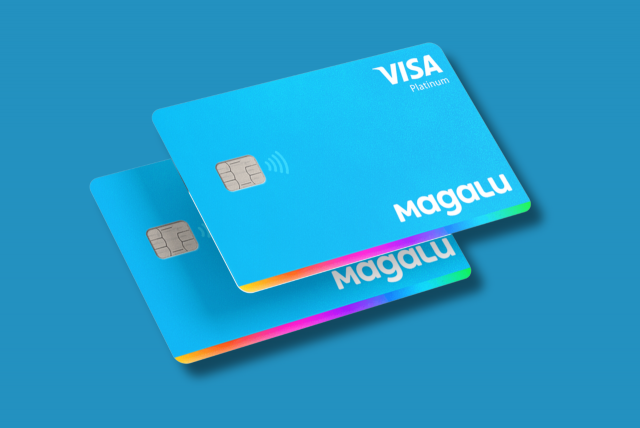 Layout do cartão Magalu sobre um fundo azul petróleo.