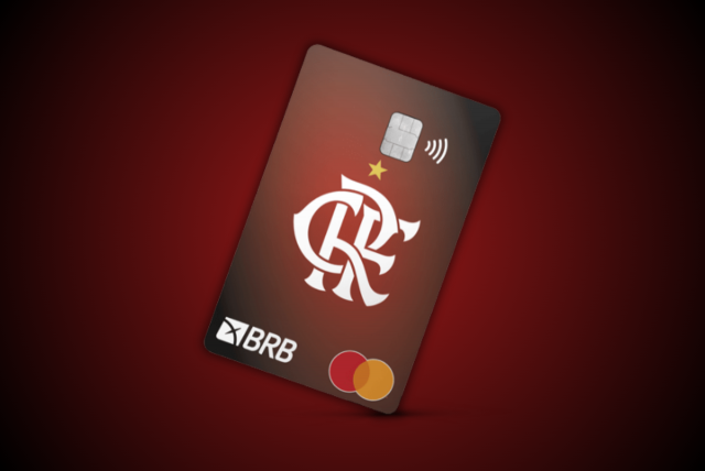 cartão de crédito brb flamengo internacional em um fundo vermelho e preto