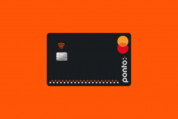 cartão itau ponto internacional em um fundo laranja