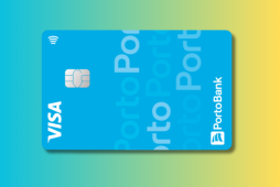 cartão Porto Bank Internacional em um fundo degradê