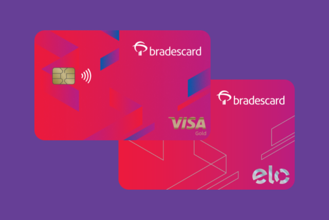 cartões bradescard gold em um fundo roxo
