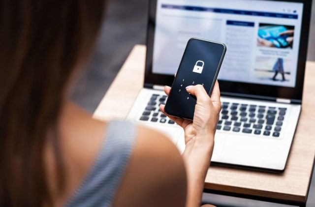 precisa de senha para comprar com cartão na internet?