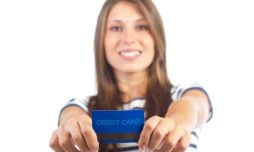 Como Negociar a Anuidade do Seu Cartão de Crédito?