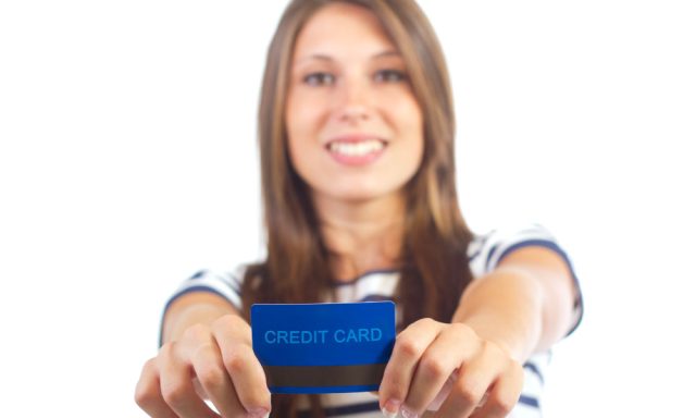 Como Negociar a Anuidade do Seu Cartão de Crédito?