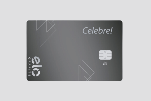 Cartão Leroy Merlin Celebre! Platinum em um fundo cinza