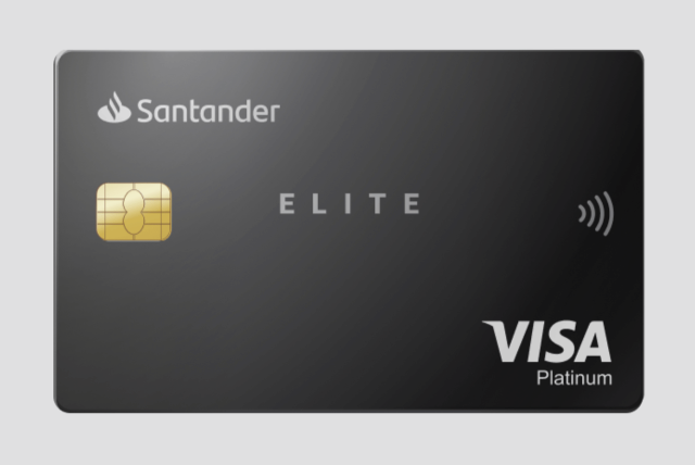 Cartão Santander Elite Platinum Pontos em um fundo cinza