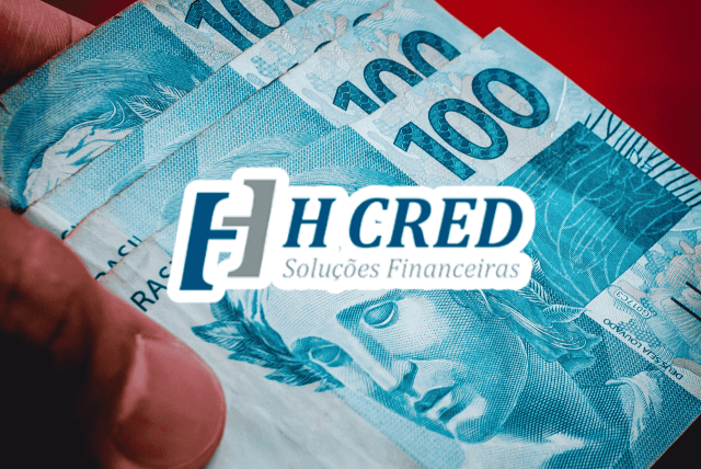 logotipo do empréstimo pessoal hcred com notas de 100 ao fundo