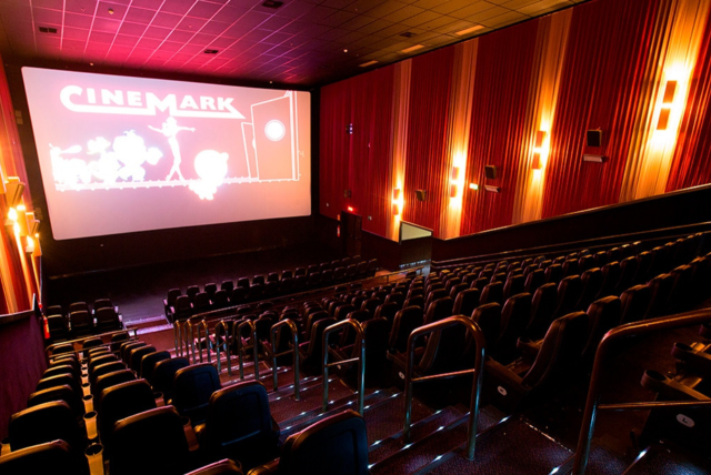 Cartão com desconto no cinema: 5 opções para economizar em 2024
