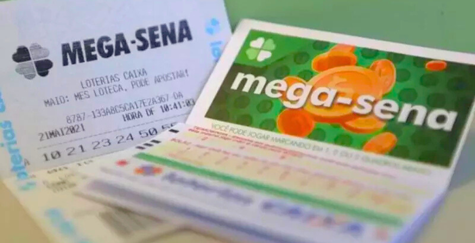 Volante de apostas da Mega-Sena destacando três números marcados