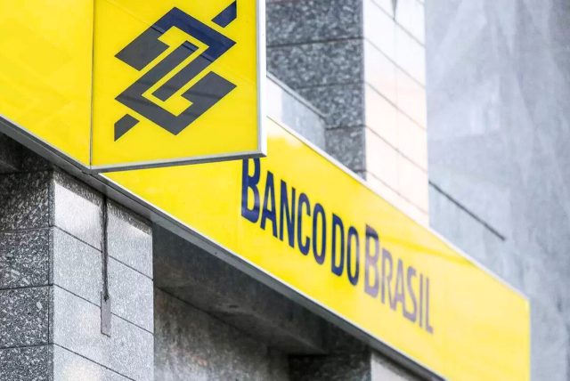 fachada de uma agência do banco do brasil - poupança banco do brasil