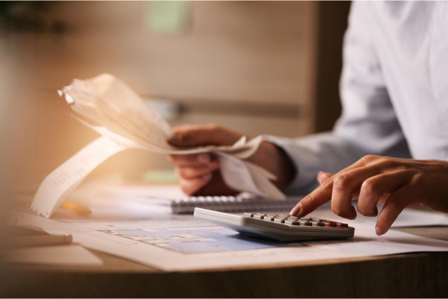 Como calcular a parcela ideal do empréstimo sem comprometer o orçamento