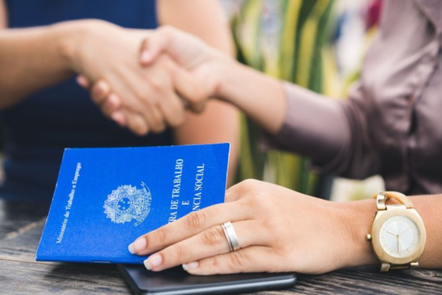 1 mês de carteira assinada tem direito a que