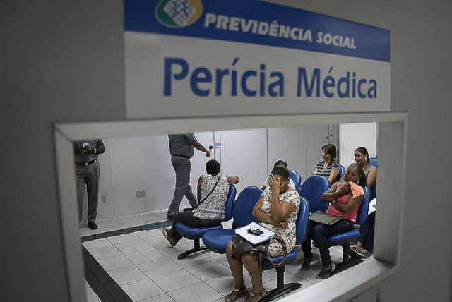 trabalhar enquanto aguardo a perícia do INSS