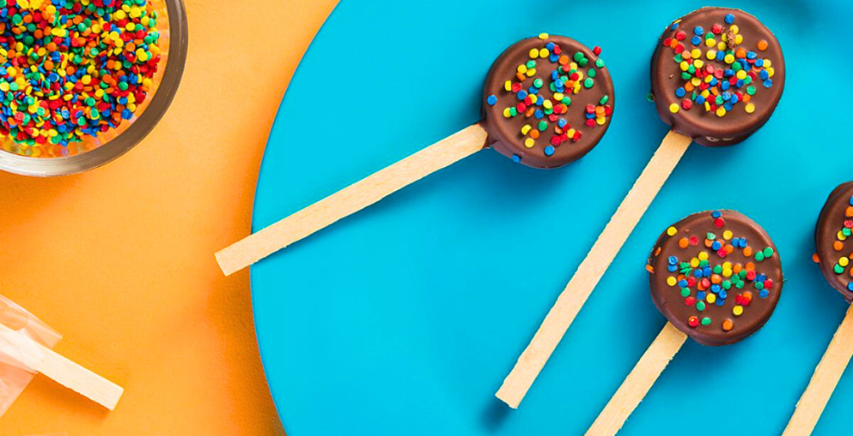 Biscoito Recheado no Palito (Pirulito Econômico)