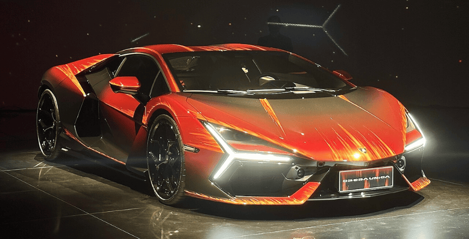 Lamborghini Revuelto