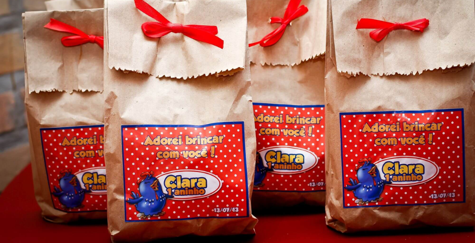 Saquinho de balas e chocolates