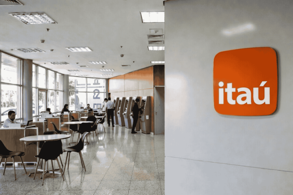 agência do itaú representando qual é o banco mais rico do Brasil