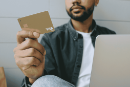 Qual cartão libera limite mesmo com o nome sujo? Veja as melhores opções de 2026